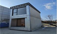 High-tech home keeps indoor conditions stable in desert climates
