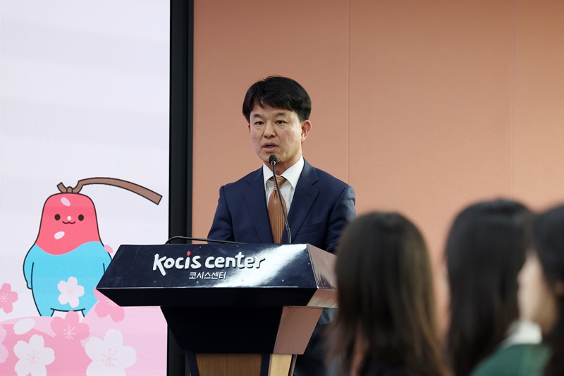 Руководитель волонтерской группы «Друзья Кореи» Ён Хо Сон 29 марта выступает на церемонии начала деятельности 16-й группы в Центре KOCIS в Сеуле. / Фото: Чон Хан